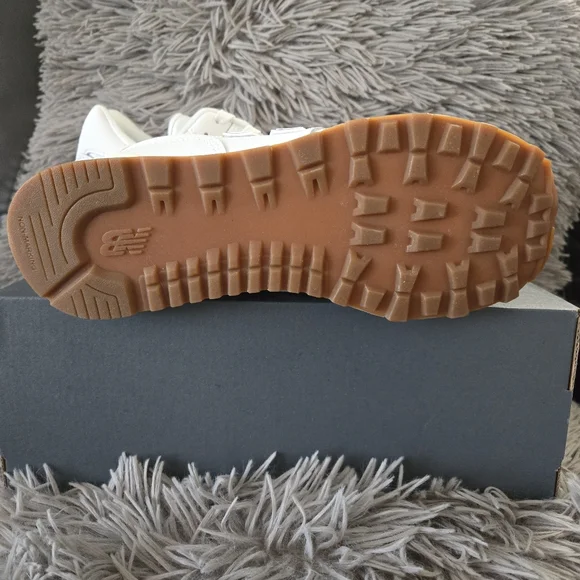 Kids New Balance 574 size 2m white/Grey - Picture 3 of 4